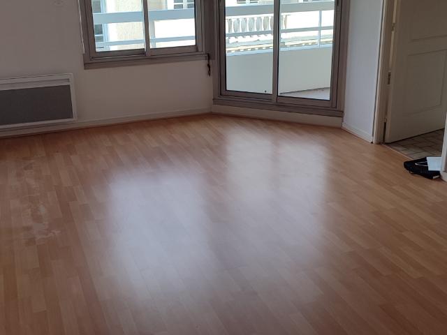 RESIDENCE SERVICES SENIORS ANGERS FOCH 2P 46m2 BALCON