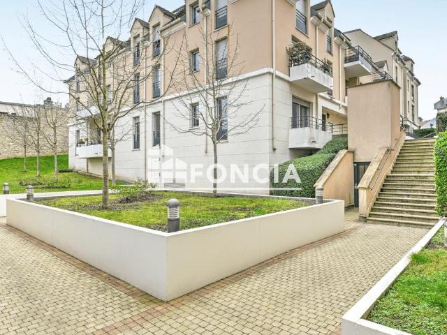 RESIDENCE STANDING