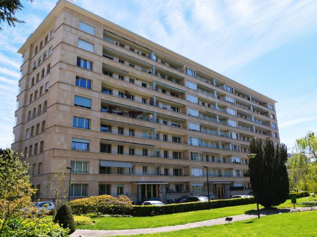 Lock up garage for rent in Genève | dreamo. Ch