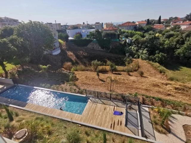 Résidence piscine, St Antoine de Ginestière  3P