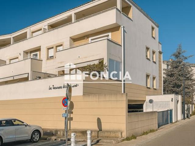 Résidence recherchée, appartement avec terrasse, Centre Ville des Angles avec Garage