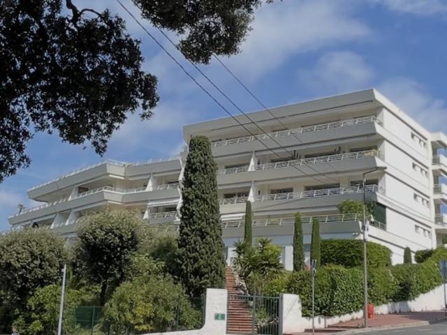 Résidence Villa ZELLIDJA: 4 avenue ALBERT 1er LE CANNET R