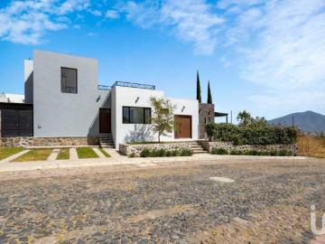 Residencia moderna en venta con vista al Lago de Chapala