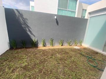 Casa Nueva con Roof Garden en Bosques Cedros