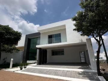 Residencia Nueva en Venta, Fracc. El Mascareño con Seguridad