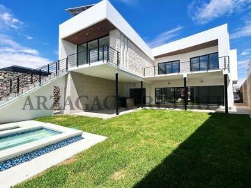 RESIDENCIA NUEVA EN VENTA, UBICACION PRIVILEGIADA, LISTA PARA ESTRENAR