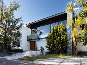 RESIDENCIA EN RENTA EN JURIQUILLA, QUERETARO
