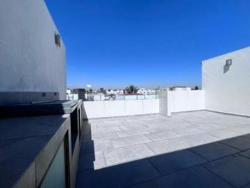 Residencia contemporánea en Morillotla, San Andrés Cholula con espacios amplios y luminosos