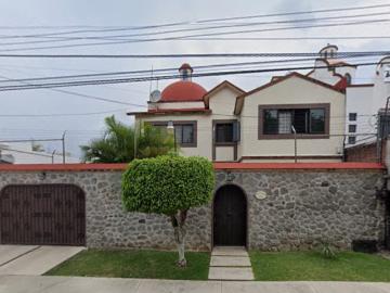 Residencia de gran dimensión con entrega inmediata — oportunidad por debajo del valor comercial. JH