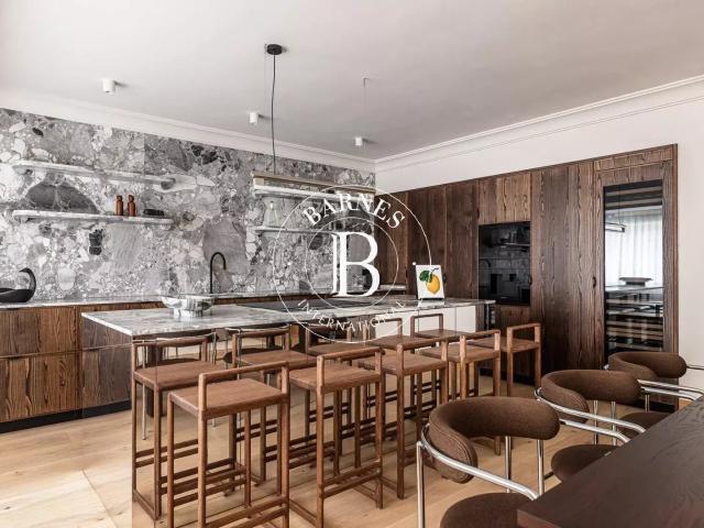 Residencia de lujo con espectacular zona social 2 garajes y 4 suites en Salamanca