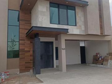 Residencia de lujo en Alcázar con acabados premium