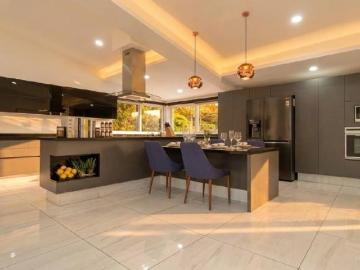 Residencia de Lujo en Esquina en venta c/Paneles | Sta Cruz Guadalupe