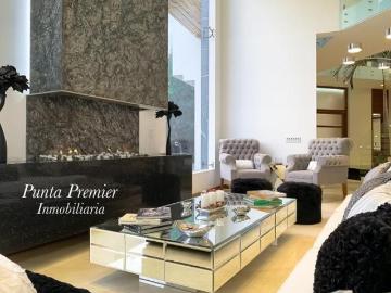 Residencia de Lujo en Venta en Puerta de Hierro Zona Andares Zapopan