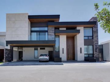 Residencia de Lujo Inteligente con Paneles Solares en Rincón de los Encinos