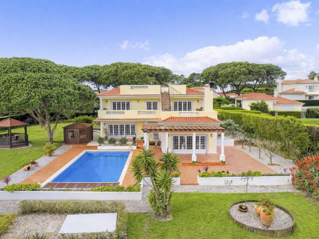 Residência de Luxo em Praia d’El Rey – Elegância, Conforto e. 395m² Amoreira