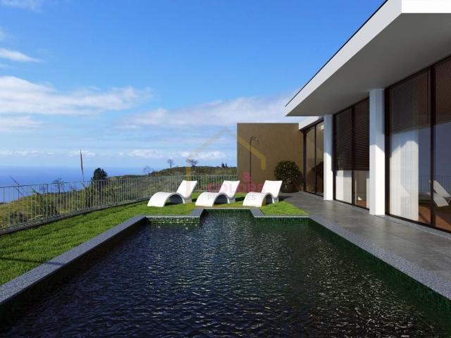 Residência de Luxo T2 com Piscina e Jacuzzi na Ponta do Pargo, Calheta