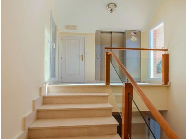 Residencia exclusiva con piscina, ascensor y 3.000 m2 de parcela en Villanueva del Pardillo