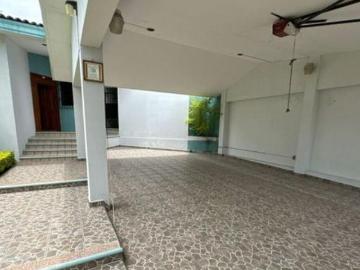 Residencia Exclusiva en Villas de Irapuato, Gto – Inversión con Alto Potencial