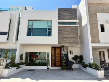 Residencia Exclusiva en Monte Olimpo: Lujo y Gran Ubicación