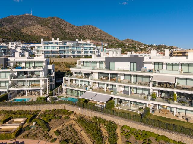 Residencia Exclusiva en Planta Baja en Higuerón West – Lujo Listo para Entrar a Vivir