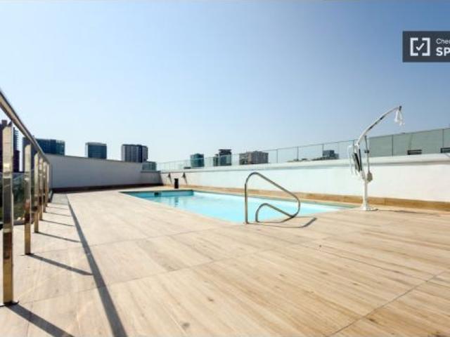Residencia en alquiler en El Besòs i el Maresme, habitaciones individuales