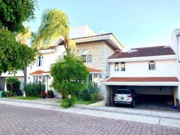 RESIDENCIA EN COTO ANDALUCIA ZONA VIRREYES. AMPLIOS ESPACIOS. EXCELENTE ESTADO. POSIBLE PERMUTA