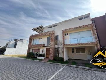Residencia en Fraccionamiento Santa Isabel Cholula Precio de Oportunidad