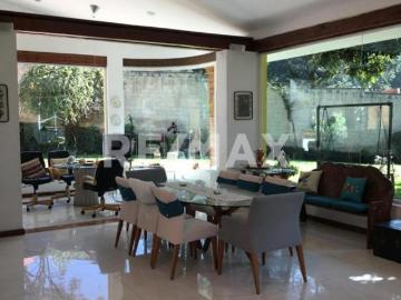 Residencia en Guayacahuala entrada a Cuernavaca por carretera Federal 4