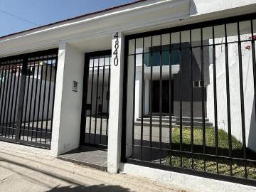 Residencia en Jardines Guadalupe, cerca de parque metropolitano VENTA Y REN