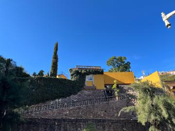 RESIDENCIA EN PASEO DE LA PRESA