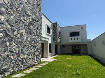 Residencia en pre venta cerrada ubicada en Fraccionamiento Las Viñas