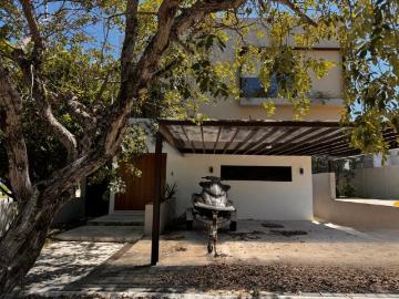 Residencia en Renta, en Carmen Country Club