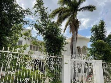 Residencia en venta al poniente de Mérida en Pensiones