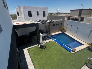 RESIDENCIA EN VENTA CON ALBERCA, TERRAZA Y ASADOR