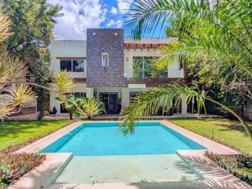 Residencia en venta dentro del Club de Golf la Ceiba Yucatan