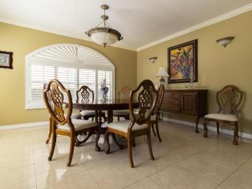 Residencia en venta en Campos Eliseos en Fraccionamiento Cerrada del Sol 4 recámaras