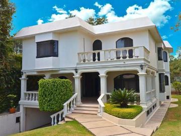 Residencia en Venta, en el Centro de San Juan del Río, Querétaro