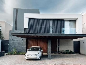 RESIDENCIA EN VENTA EN QRO ALTOZANO