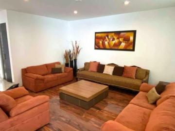 Residencia en venta Pedregal de San Carlos zona sur, 5 recámaras, amplio Jardín y terraza
