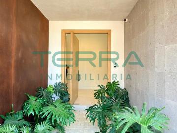 RESIDENCIA EN VENTA / RENTA EN HACIENDA LAS FLORES