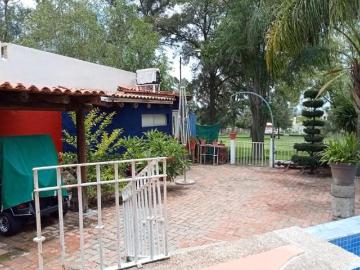 Residencia en venta Villas de Irapuato con alberca