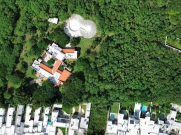 Residencia estilo colonial mexicana en macrolote ideal para desarrollar