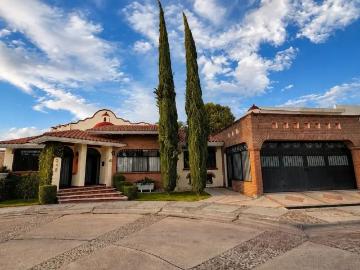 Residencia Estilo Mexicano Rústico en Venta | Privada Misión San José
