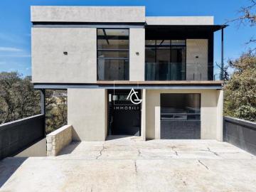RESIDENCIA PARA ESTRENAR COLINDANTE A BOSQUE EN CONDADO DE SAYAVEDRA