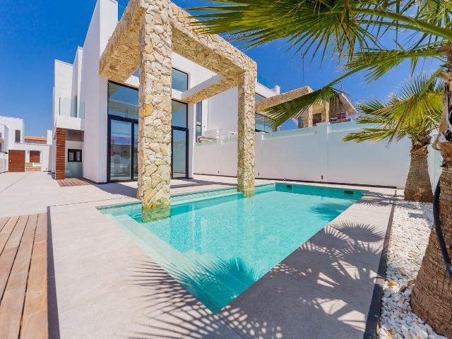 Residencial de 7 Villas de Lujo, a pocos metros del mar, amp. 200m² Torrevieja