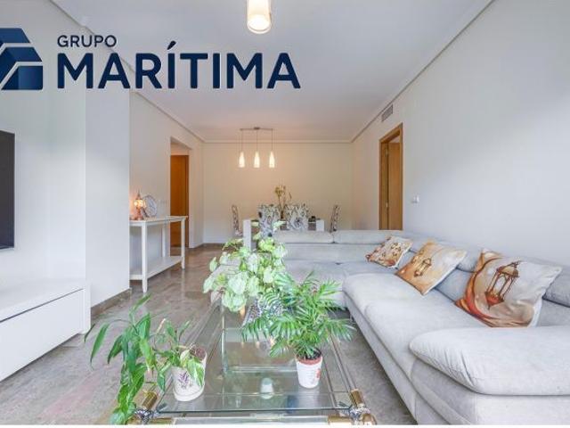 Residencial de calidad en Estepona: piso con todas las comodidades