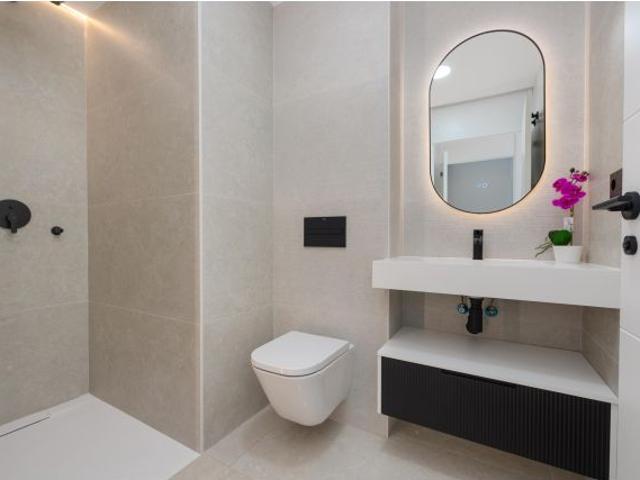Residencial de Encanto en Guardamar del Segura: Comodidad y Estilo a un Paso del Mar