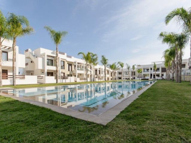 RESIDENCIAL DE OBRA NUEVA DE BUNGALOWS EN LOS BALCONES, TORR. 70m² Torrevieja