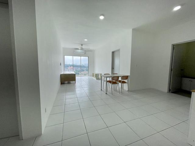 Residensi Sateria Sungai Besi 4 Bedrooms Near TBS LRT ERL KT