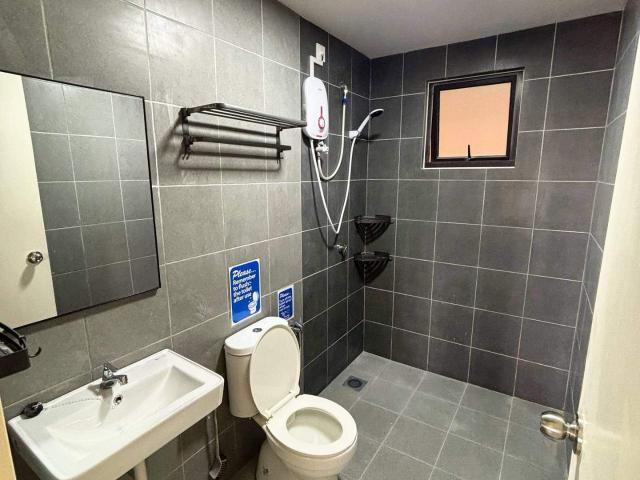 Residensi Vierra, Kinrara Premium ️ NEAR RAPID KL BUS, Single Room Fully Furnished @